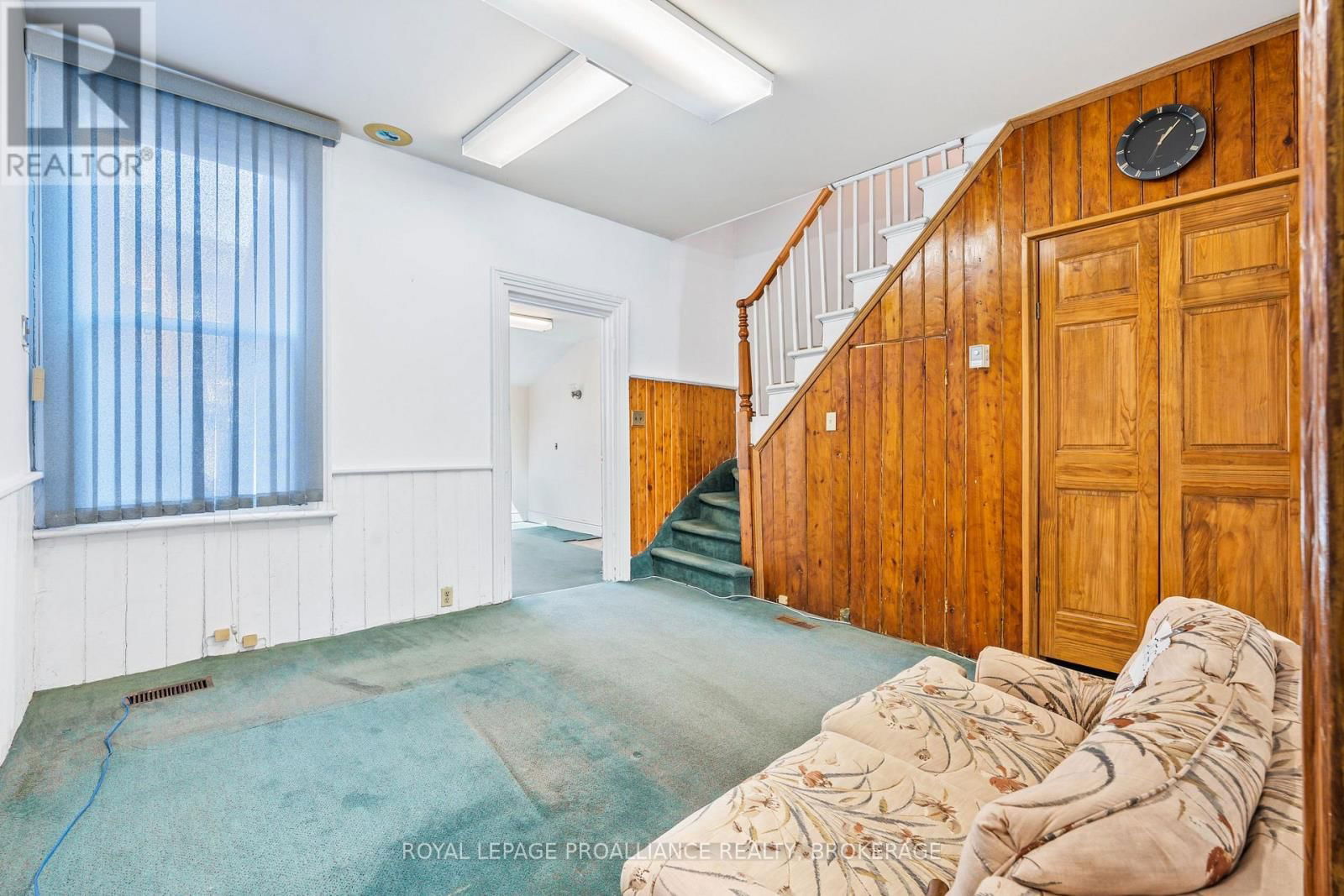 272 WELLINGTON STREET Image 5