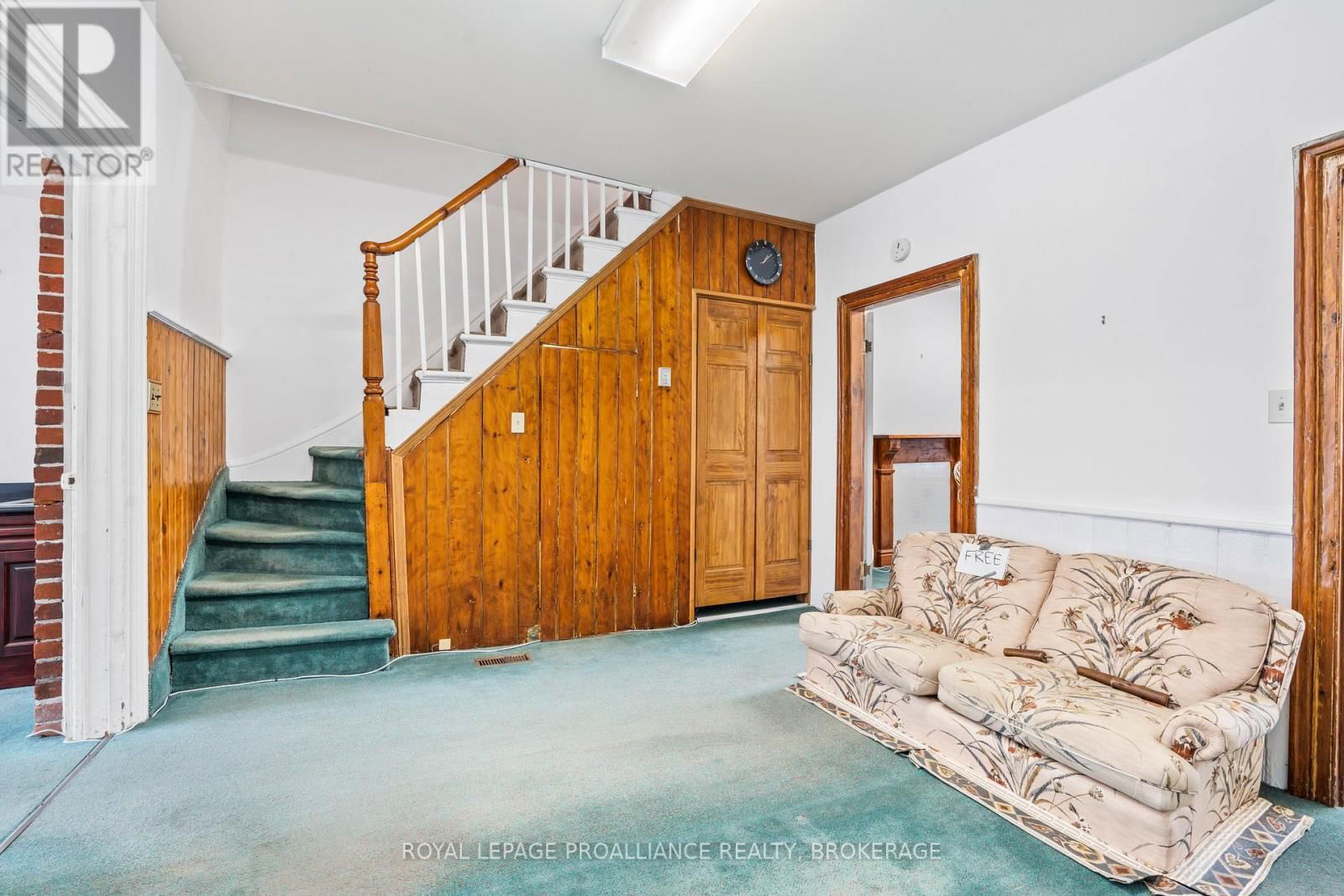 272 WELLINGTON STREET Image 6