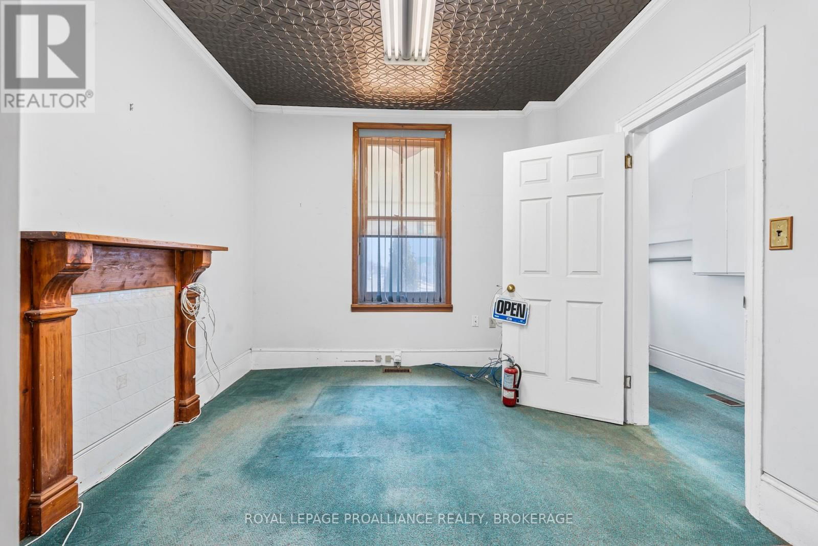 272 WELLINGTON STREET Image 7