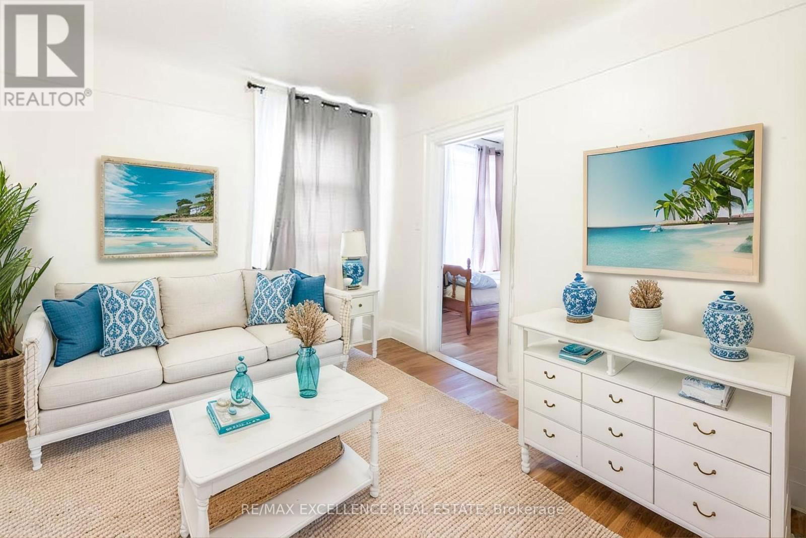 4 ROSEMONT AVENUE Image 2