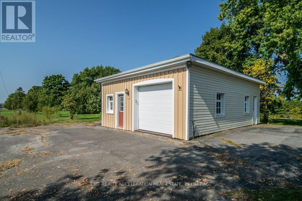 2940 COUNTY ROAD 8 Image 32