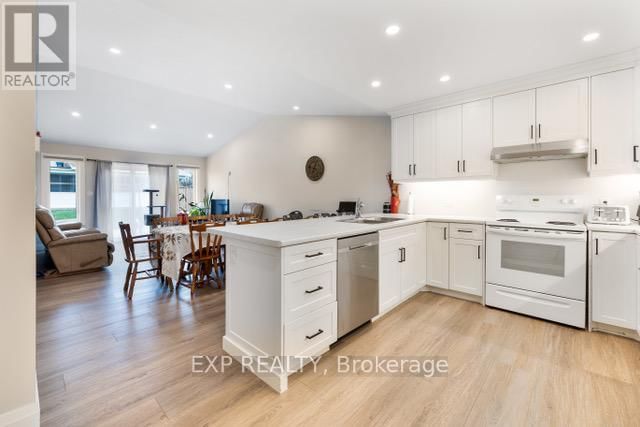 166 WEBB STREET Image 15