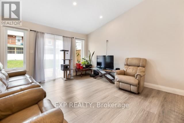 166 WEBB STREET Image 25