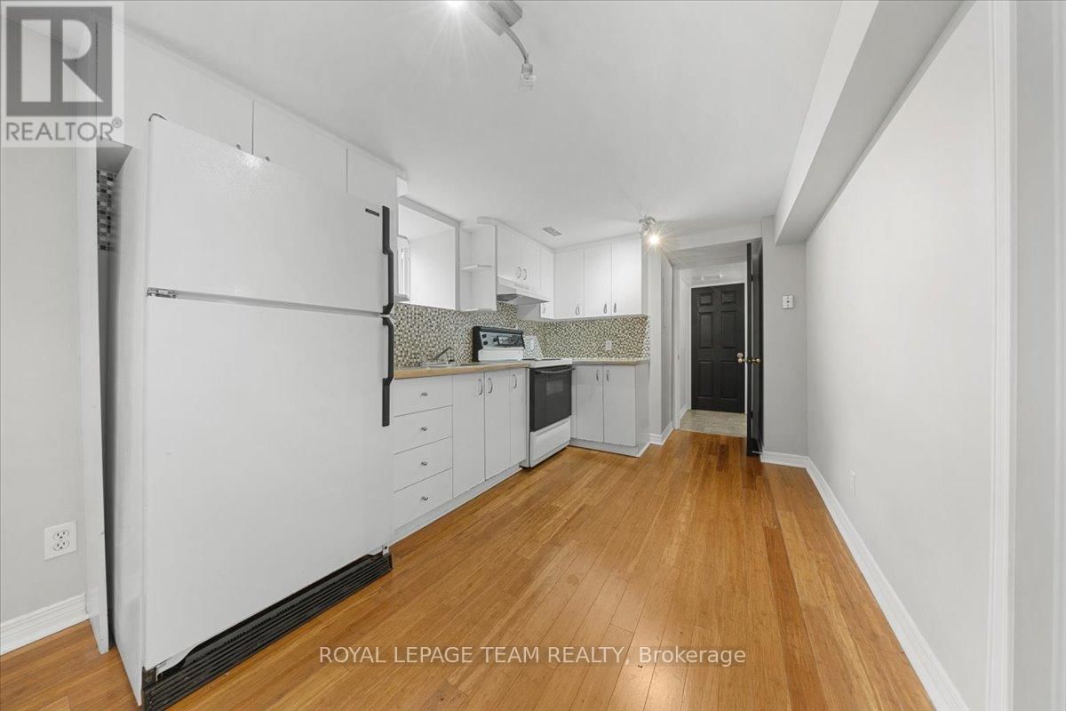 607 MACLAREN STREET Image 10