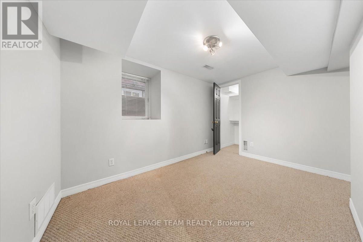 607 MACLAREN STREET Image 14