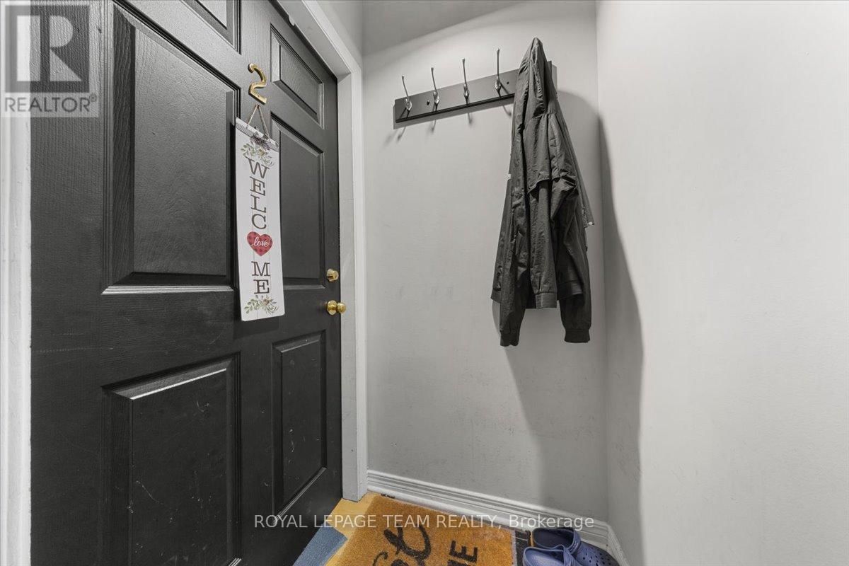 607 MACLAREN STREET Image 15