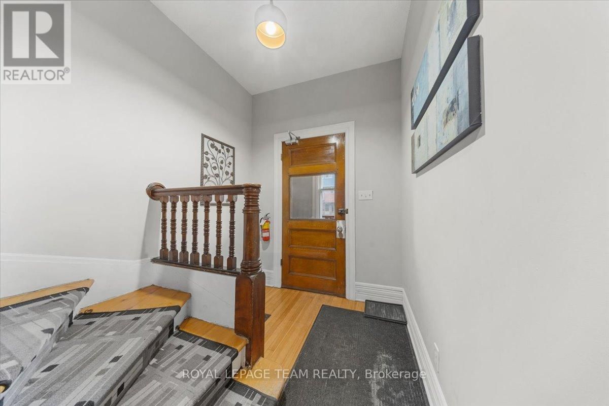 607 MACLAREN STREET Image 3