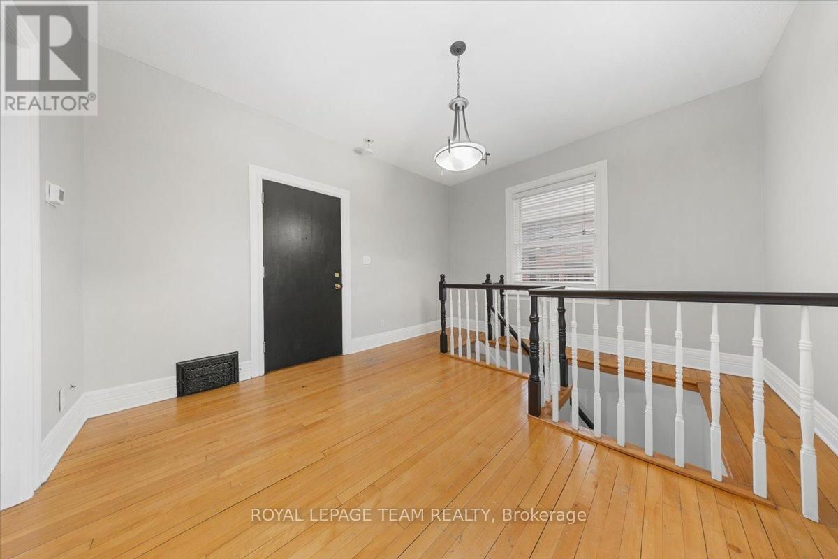 607 MACLAREN STREET Image 5