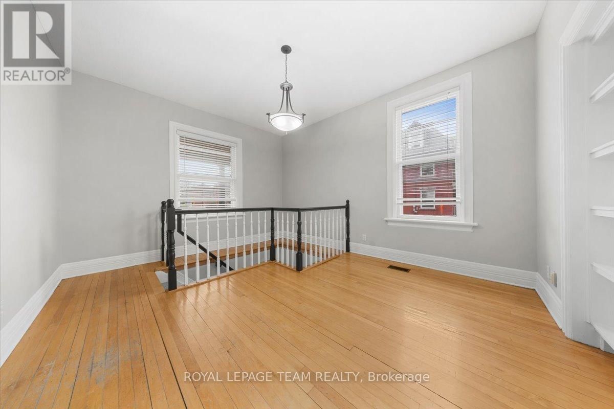607 MACLAREN STREET Image 7