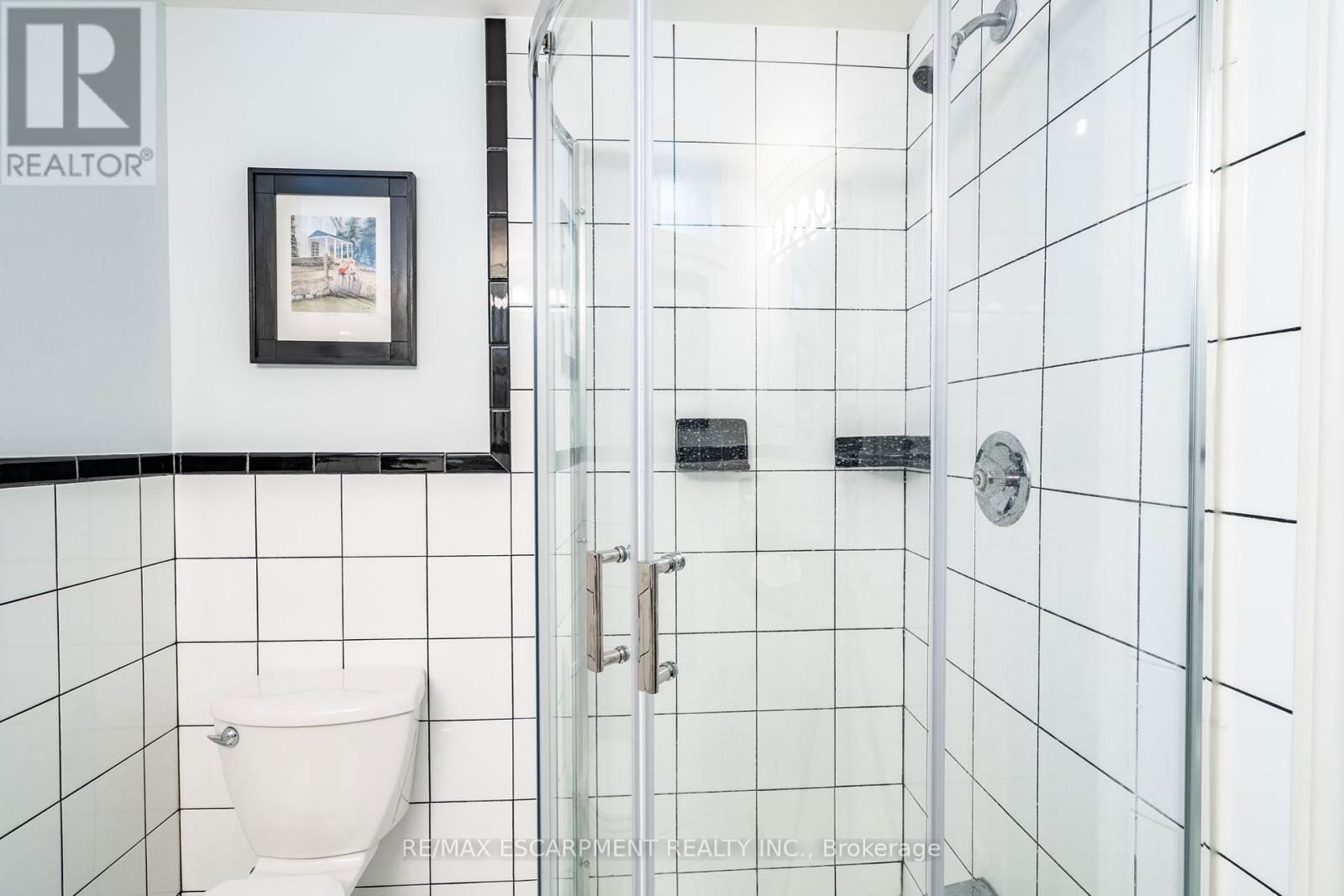 27 GLADIOLA DRIVE Image 32