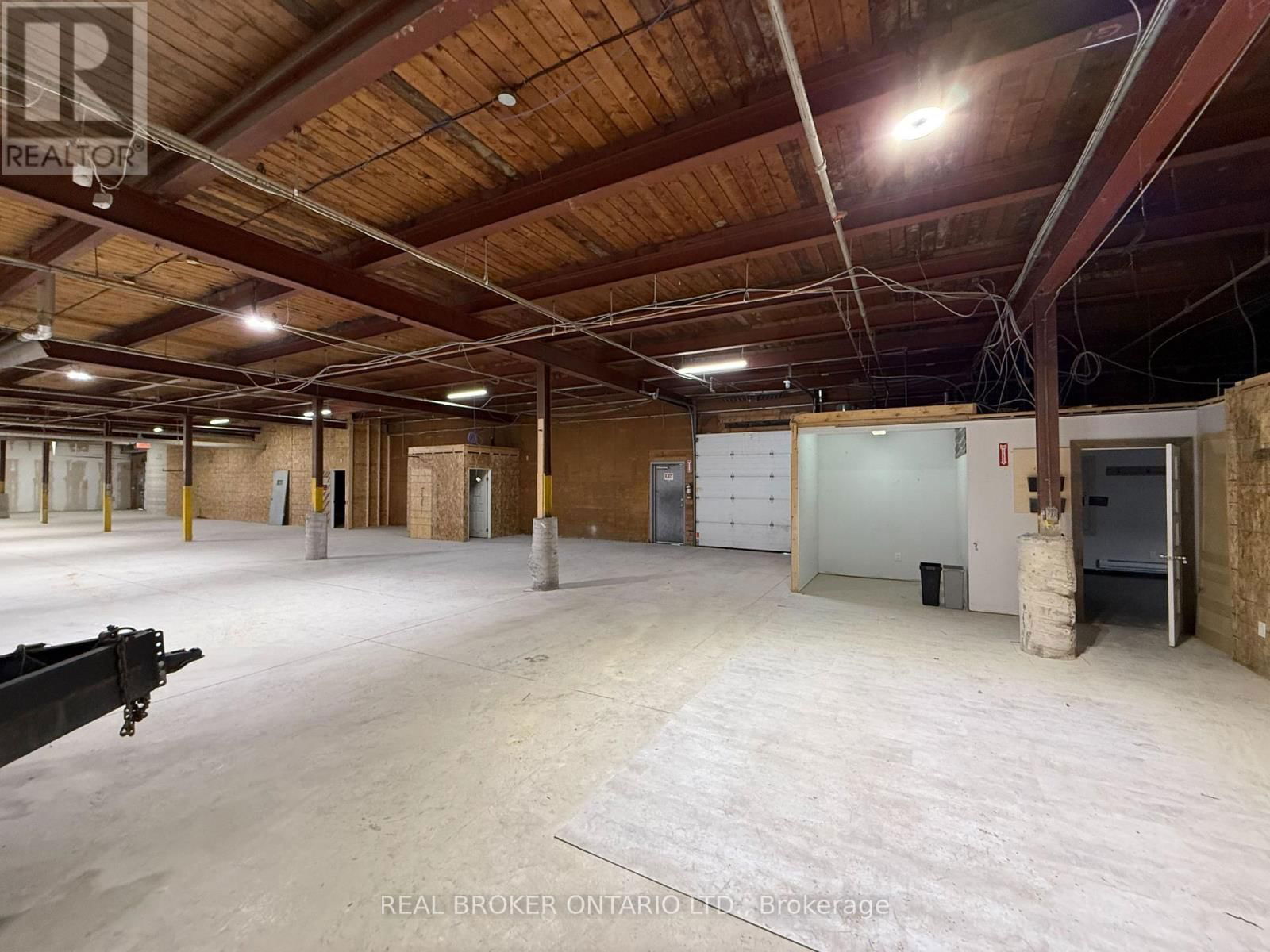 6 - 5900 THOROLD STONE ROAD Image 4
