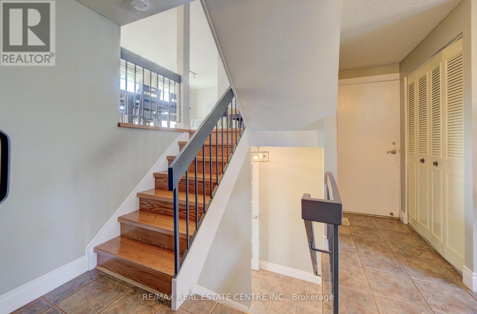 47 MANOR DRIVE Image 14