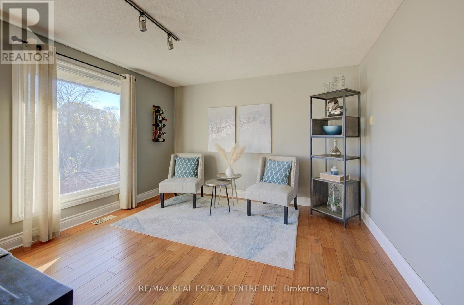 47 MANOR DRIVE Image 16