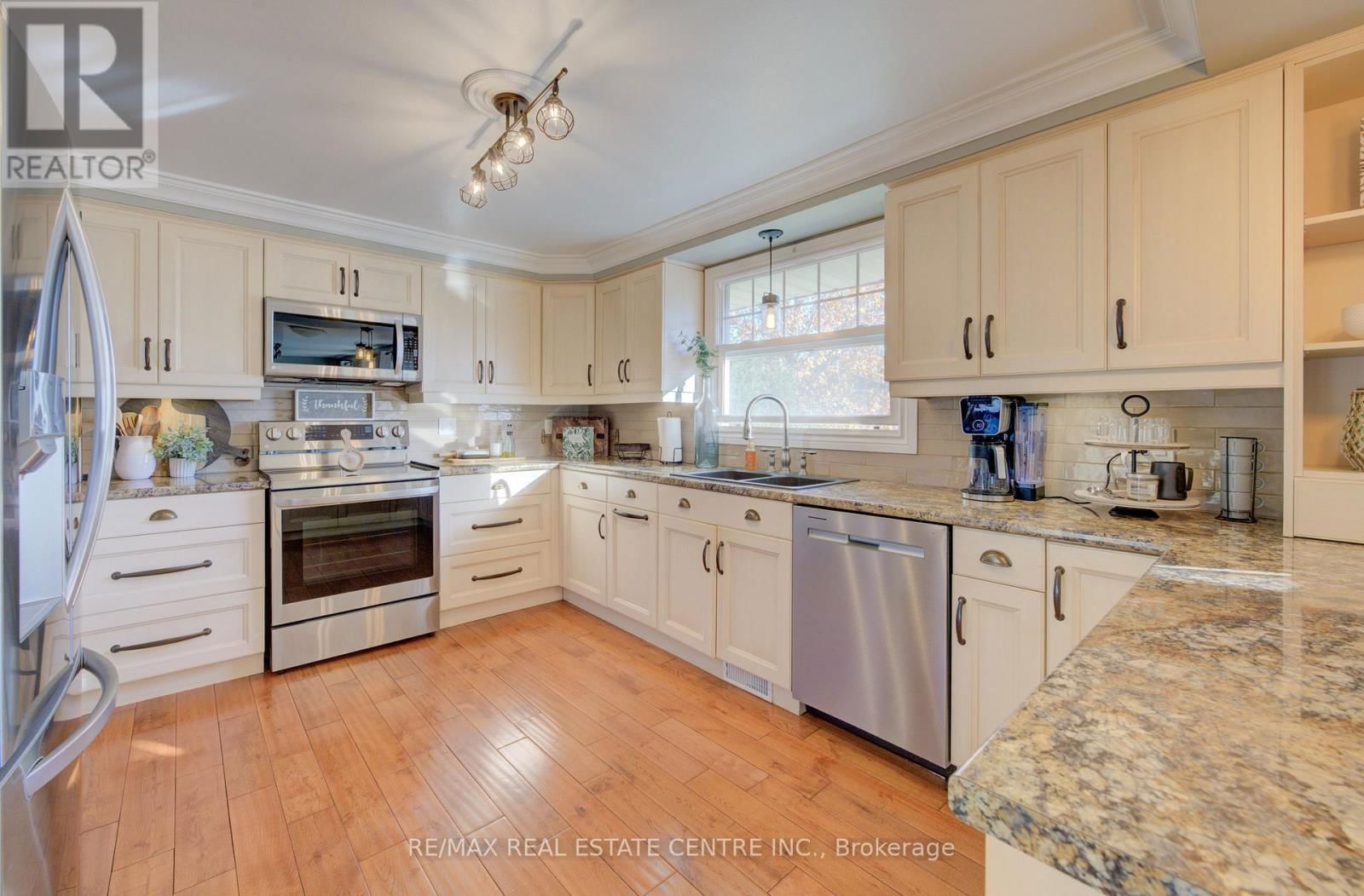 47 MANOR DRIVE Image 22