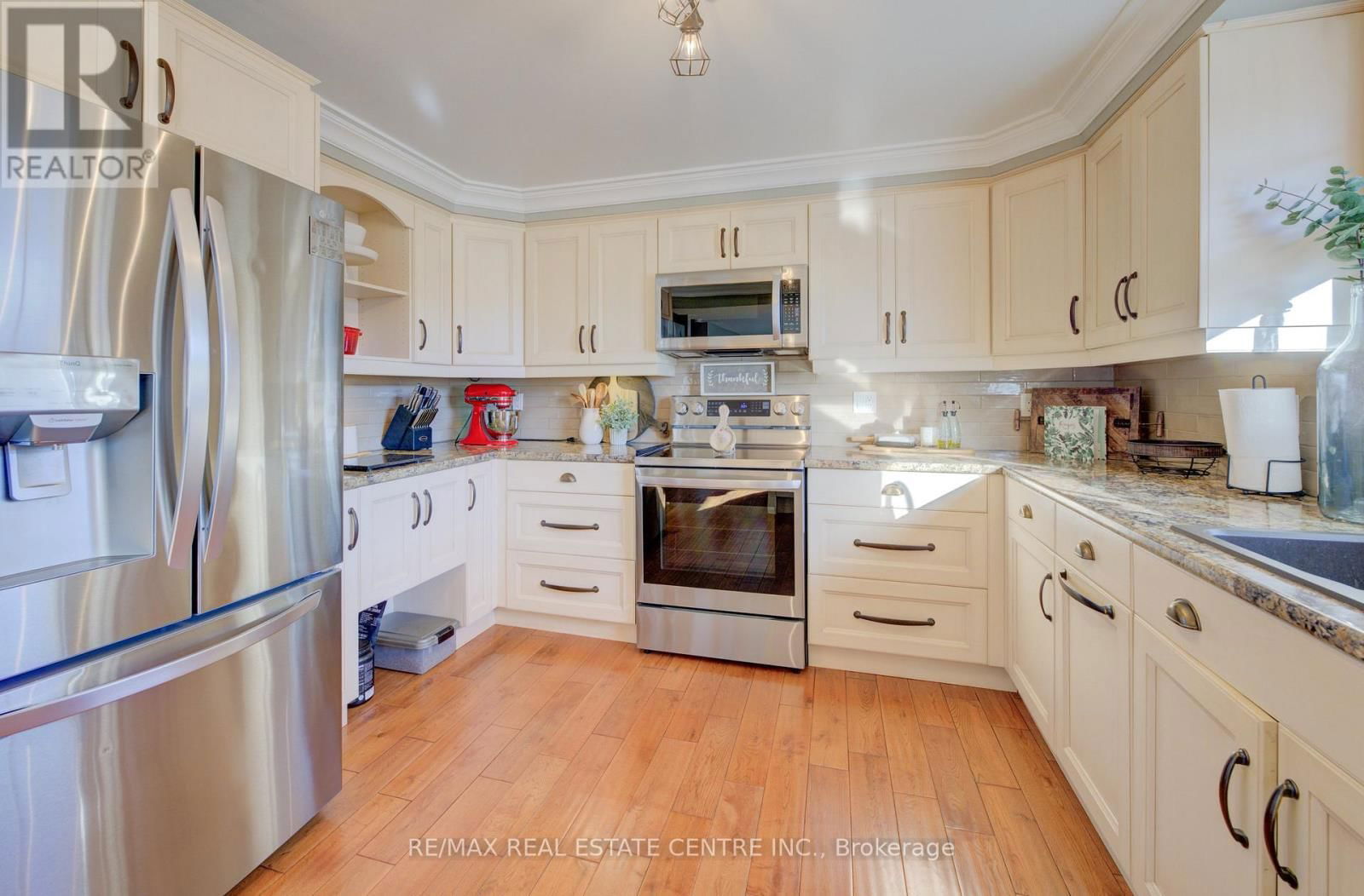 47 MANOR DRIVE Image 23