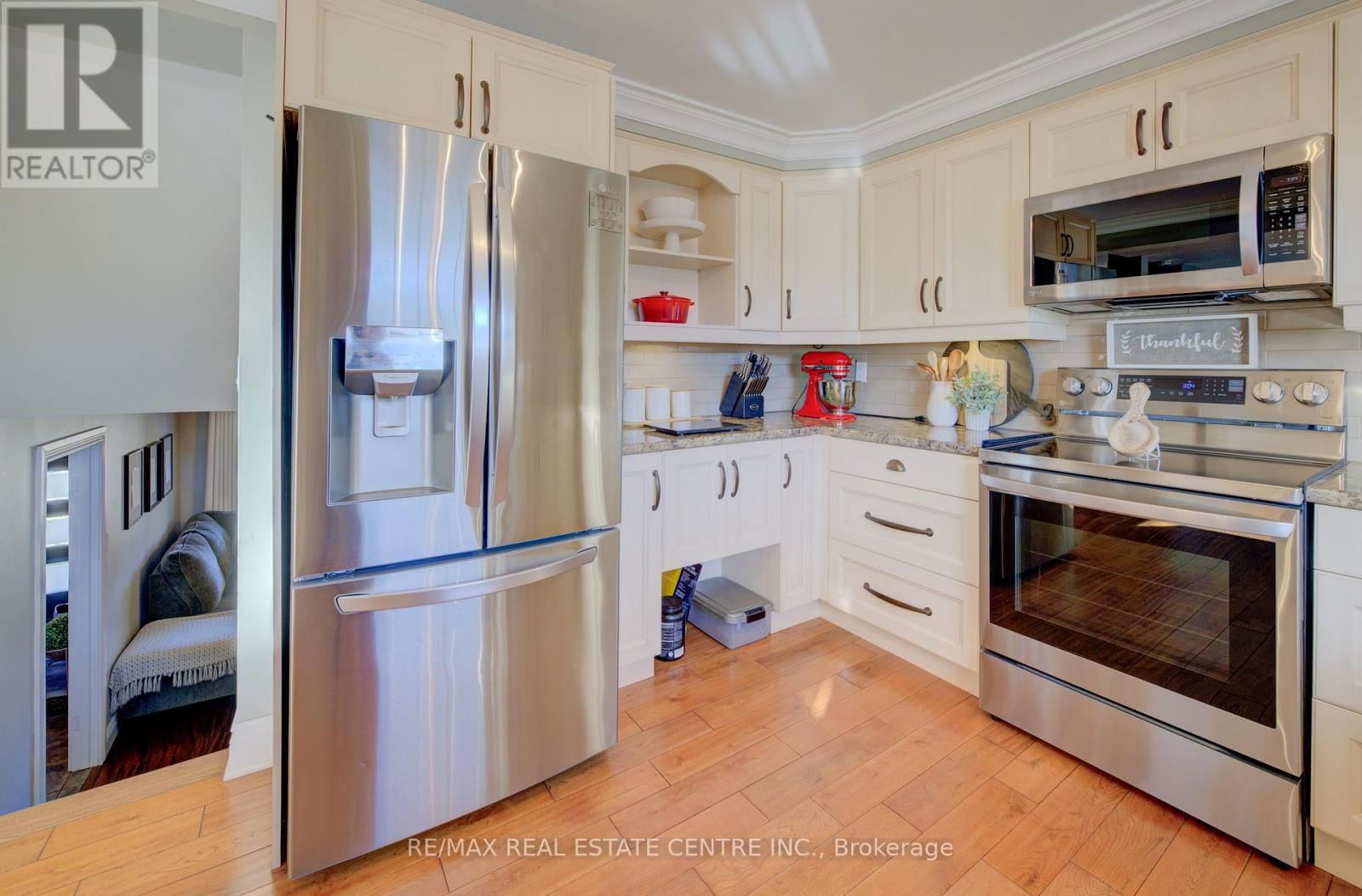 47 MANOR DRIVE Image 24