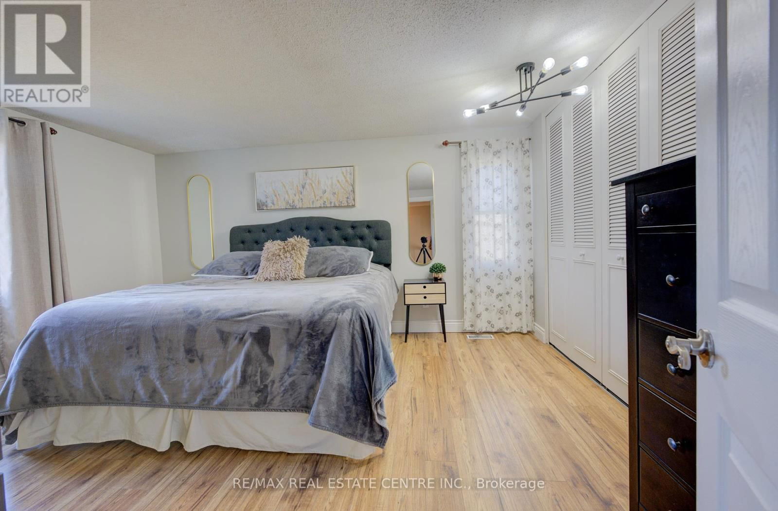47 MANOR DRIVE Image 32