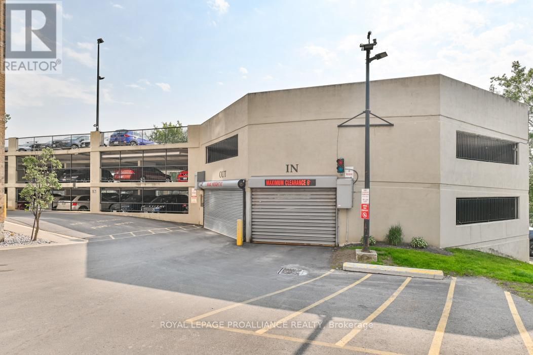 405 - 350 FRONT STREET Image 27