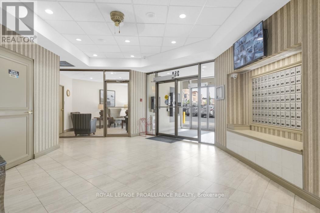 405 - 350 FRONT STREET Image 5