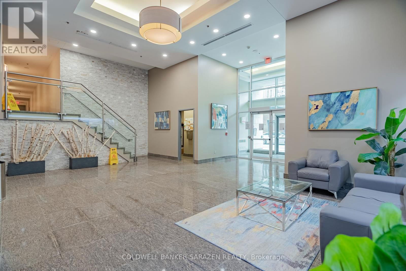 1001 - 238 BESSERER STREET Image 12
