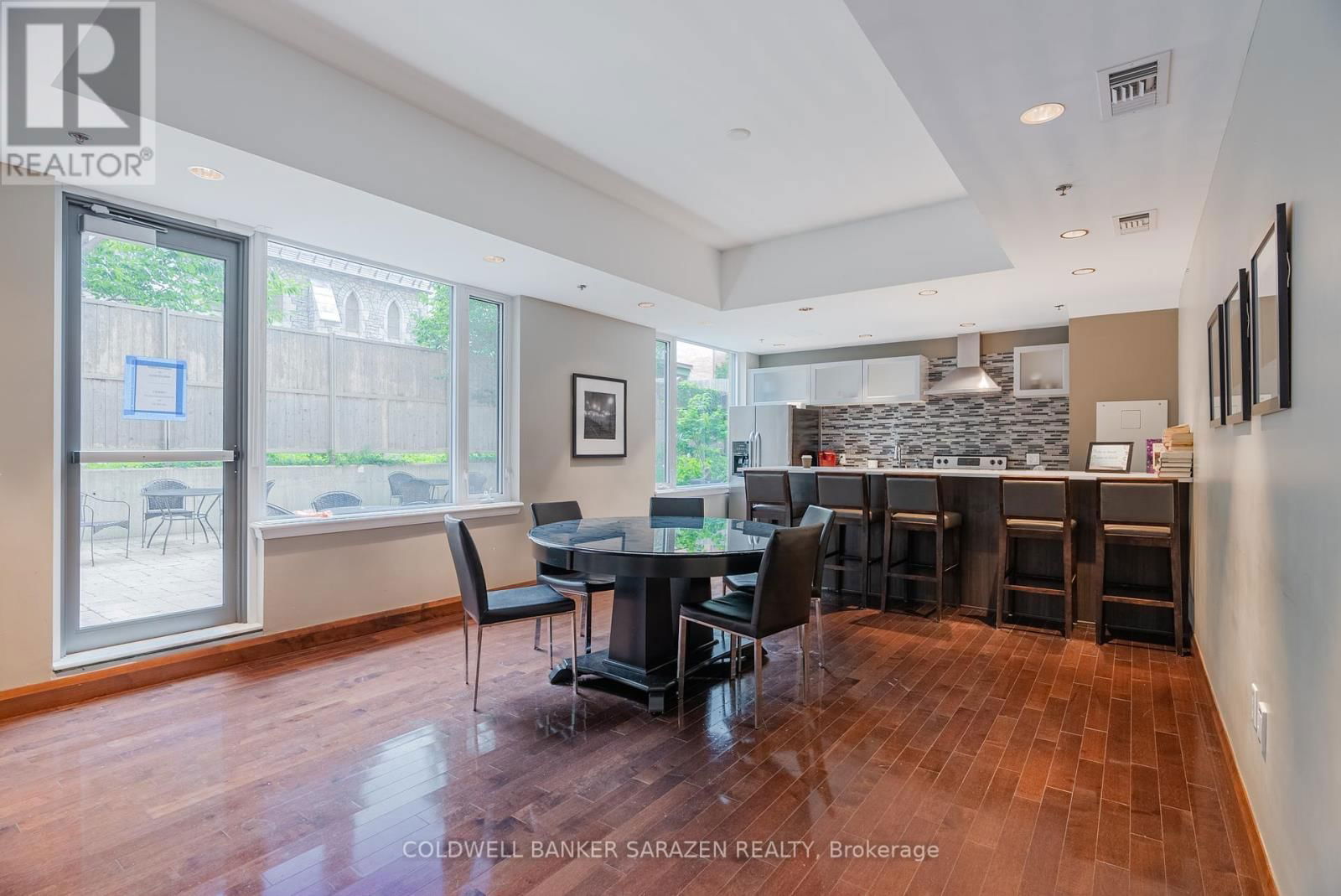 1001 - 238 BESSERER STREET Image 17