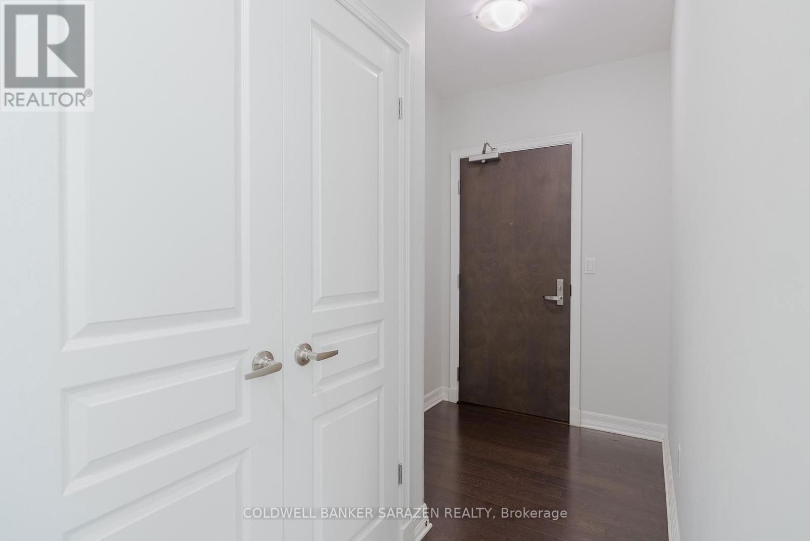 1001 - 238 BESSERER STREET Image 18