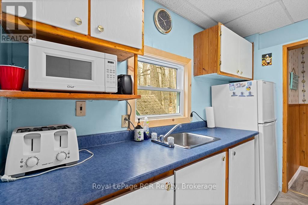 262 CANROBERT STREET Image 14