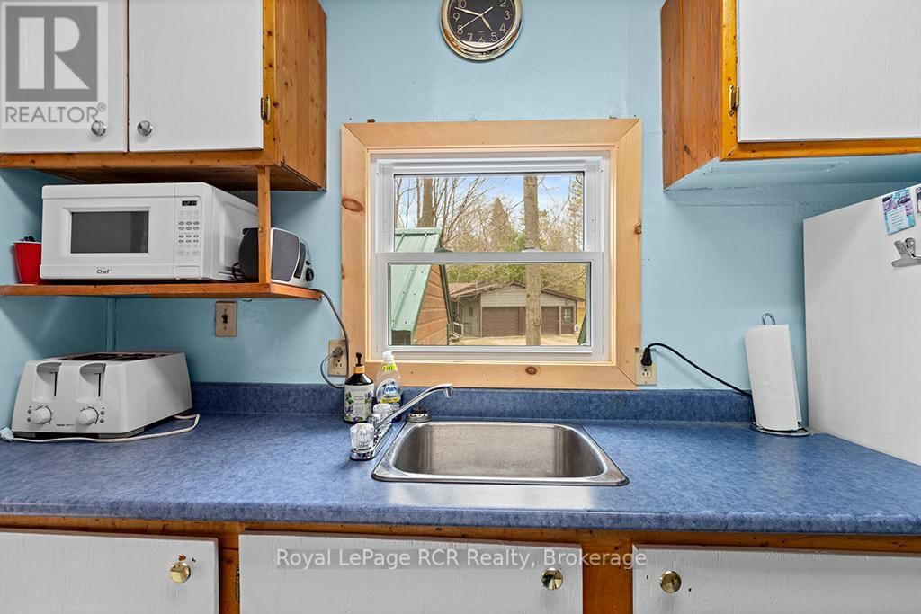 262 CANROBERT STREET Image 15