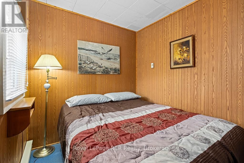 262 CANROBERT STREET Image 23