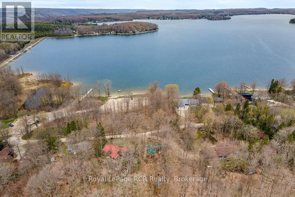 262 CANROBERT STREET Image 45