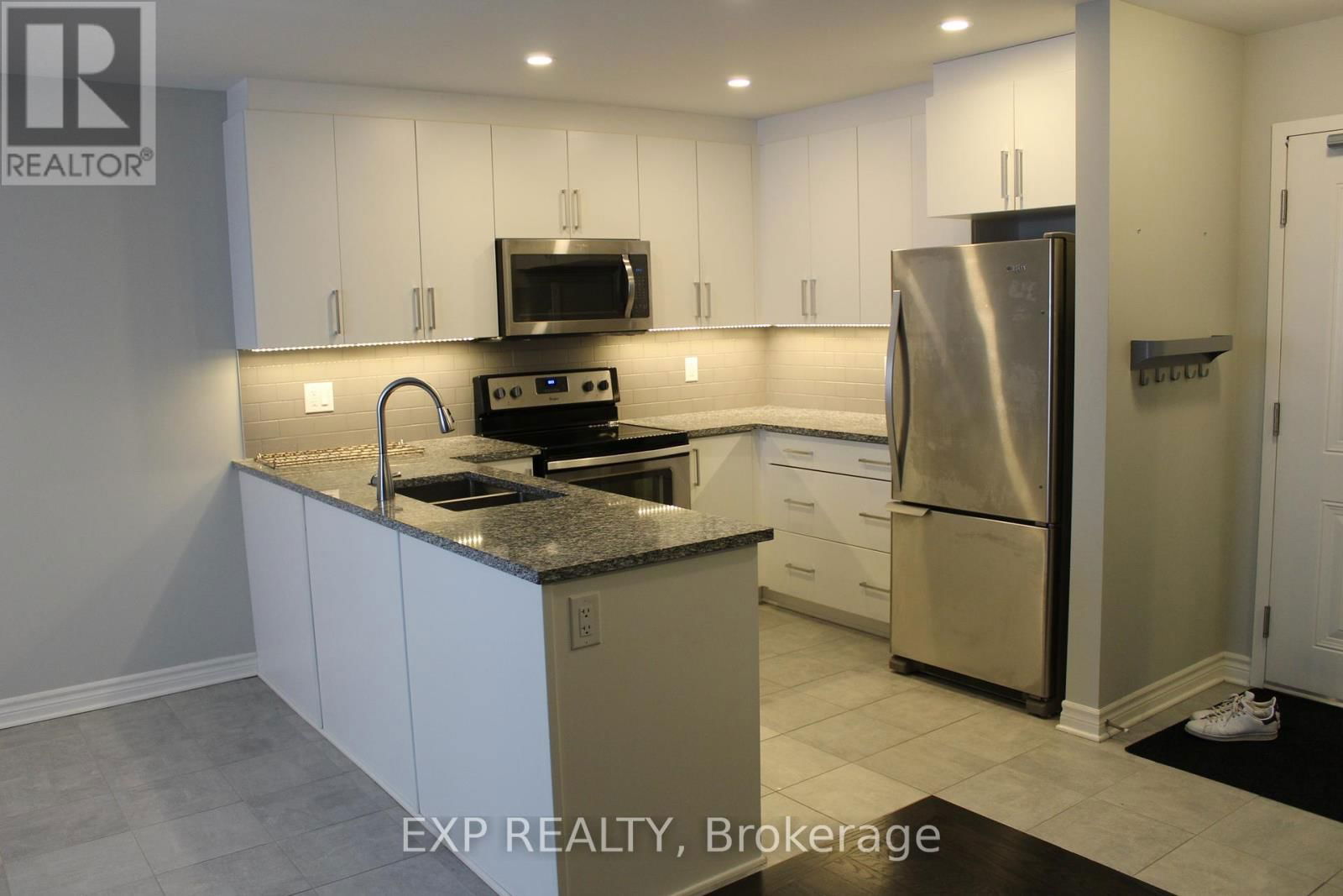 1 - 360 TRIBECA PRIVATE Image 15