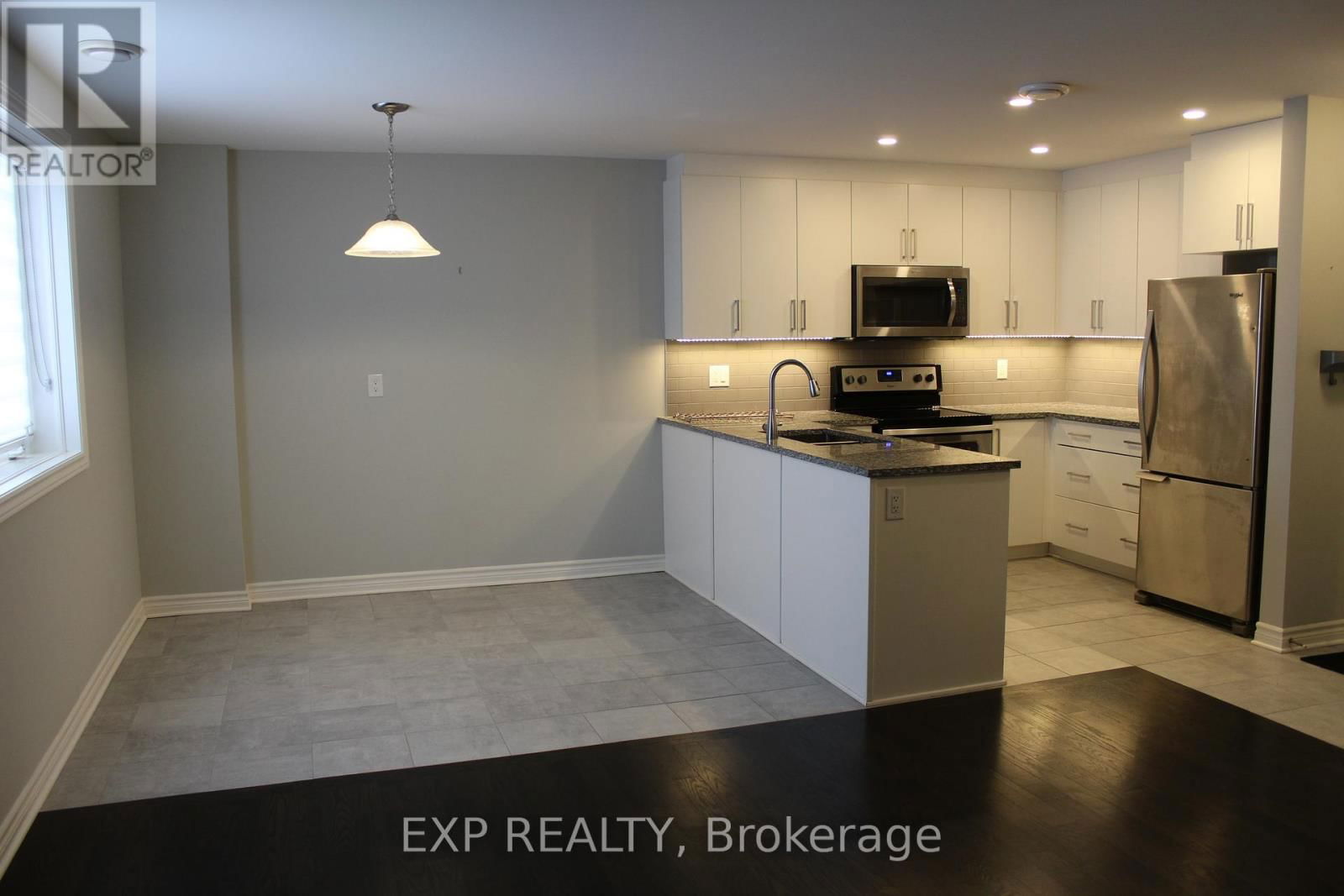 1 - 360 TRIBECA PRIVATE Image 3