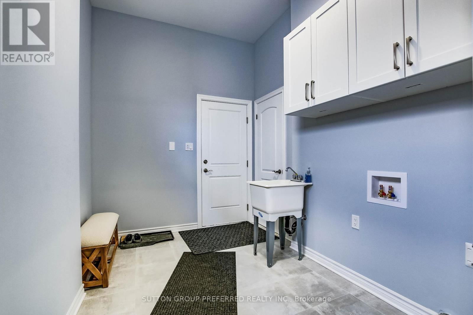 1005 RIVERBEND ROAD Image 27