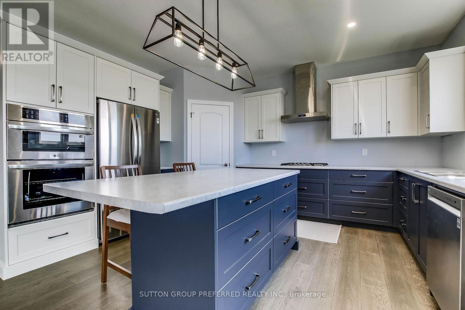 1005 RIVERBEND ROAD Image 8