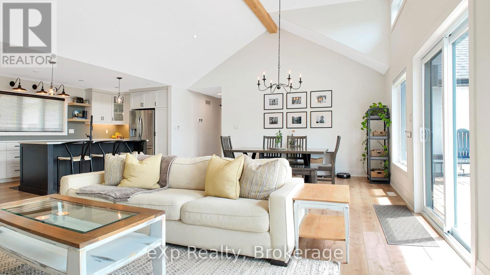 130 LOUISE CREEK CRESCENT Image 14
