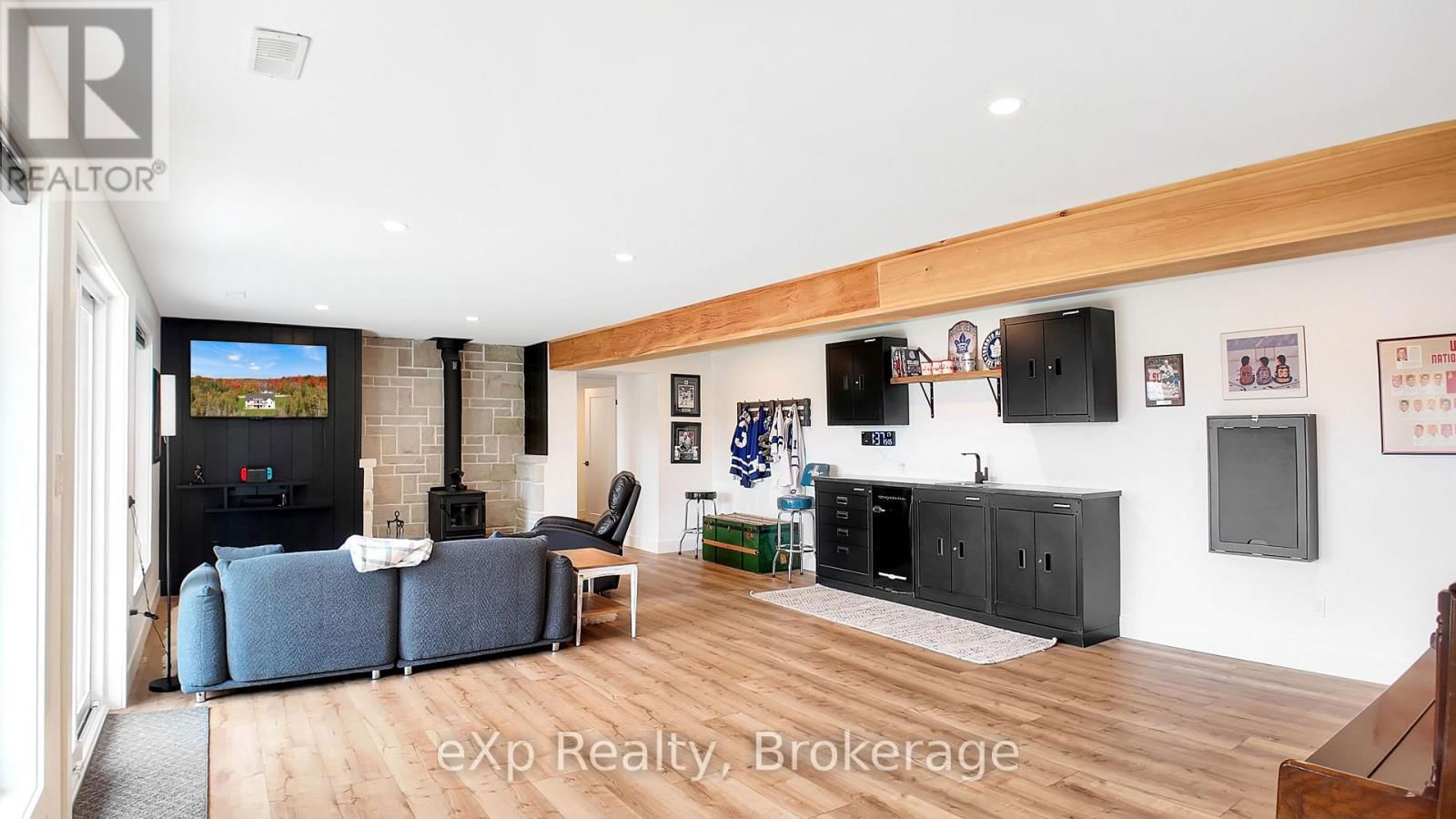 130 LOUISE CREEK CRESCENT Image 33