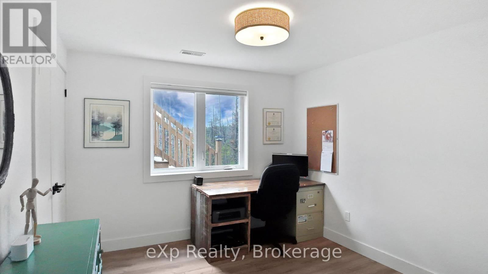 130 LOUISE CREEK CRESCENT Image 36