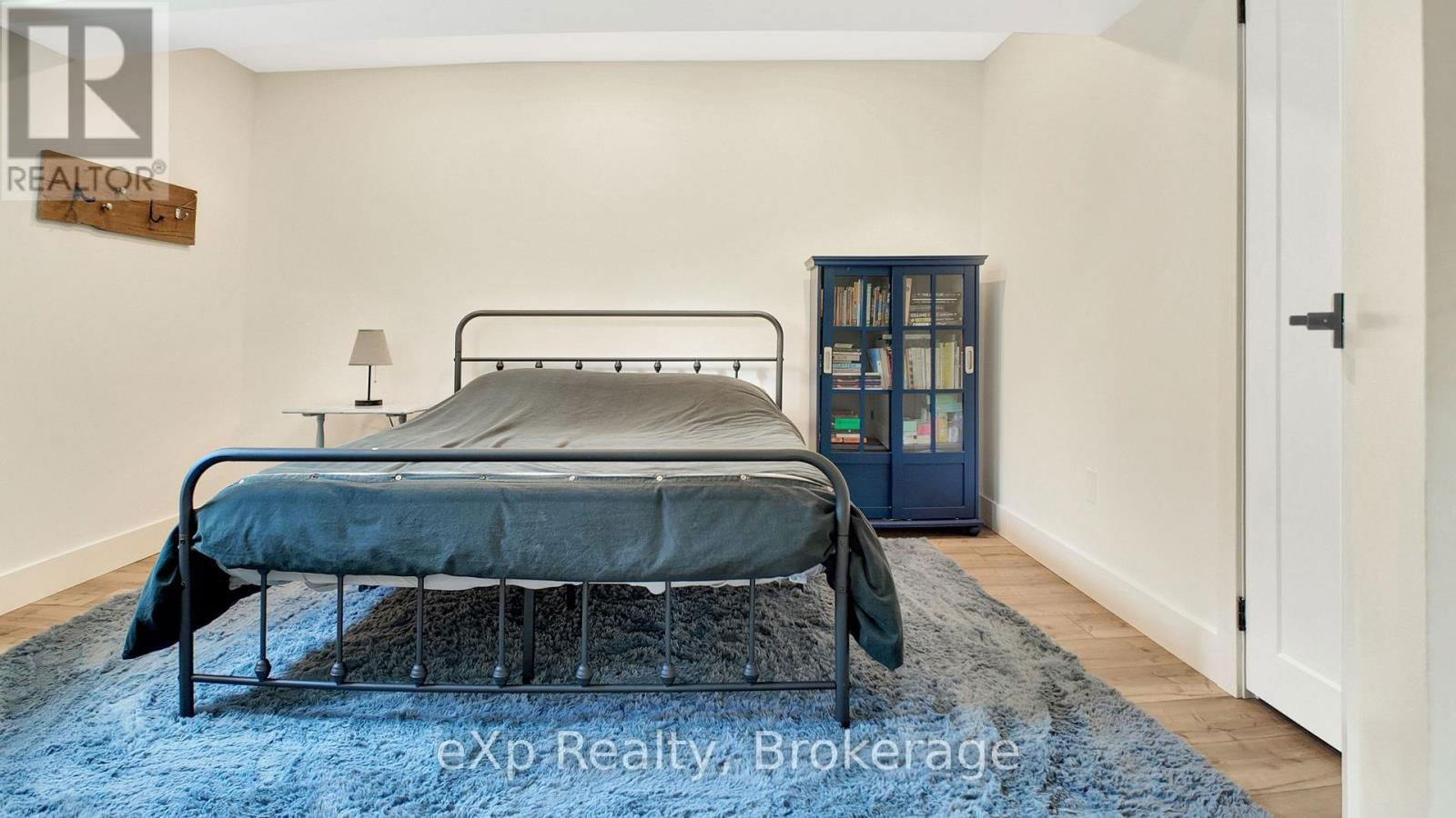 130 LOUISE CREEK CRESCENT Image 37