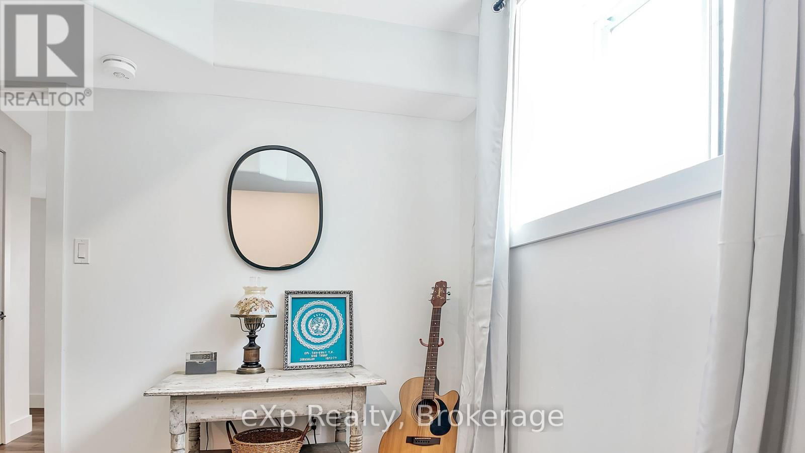 130 LOUISE CREEK CRESCENT Image 38
