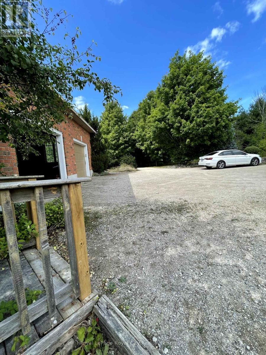 287 CLAIR ROAD EAST Image 3