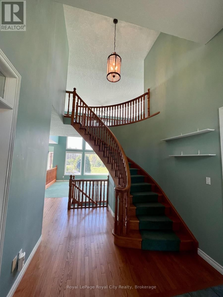 287 CLAIR ROAD EAST Image 8