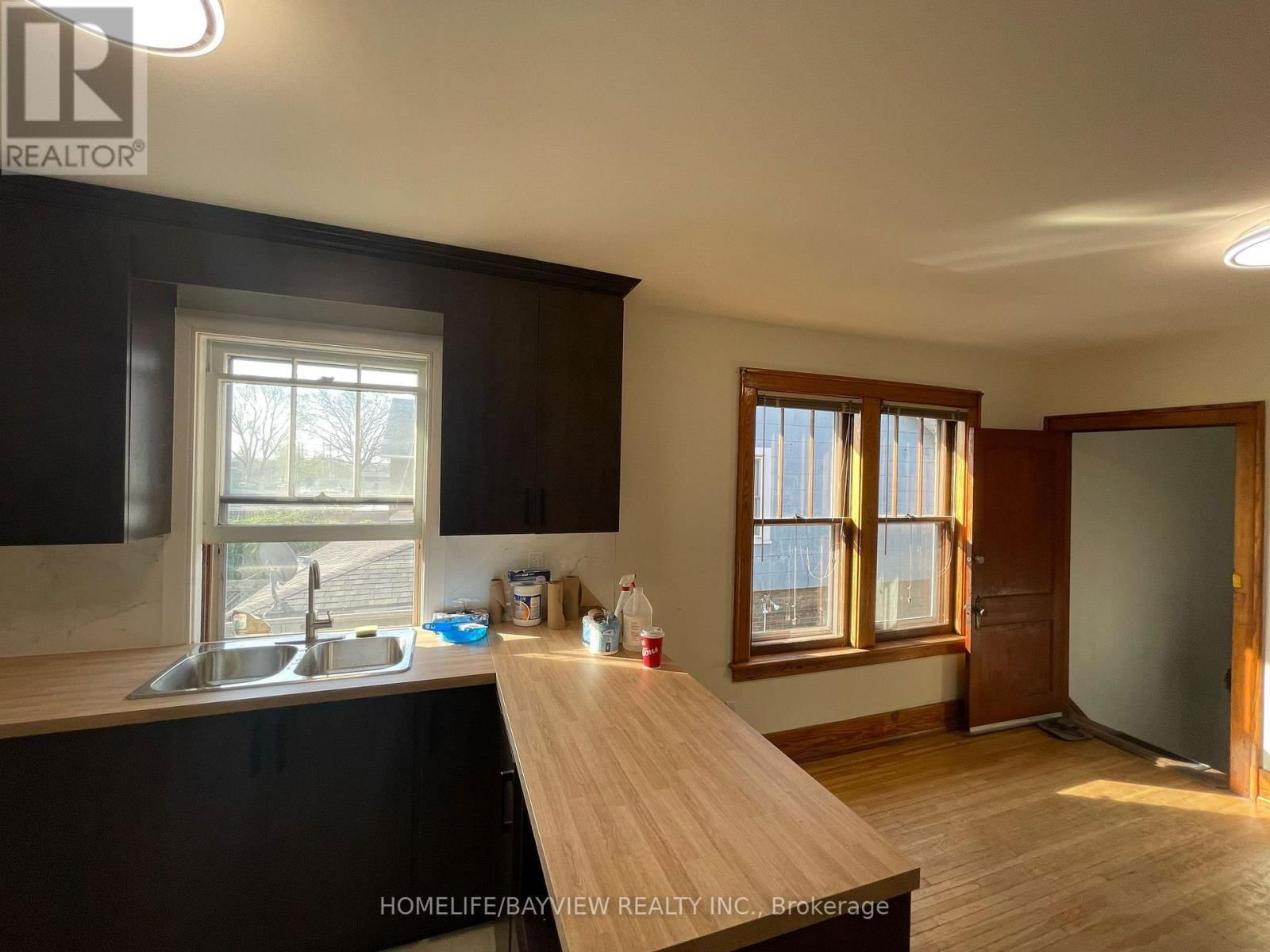 478-480 CAMERON AVENUE NORTH Image 14