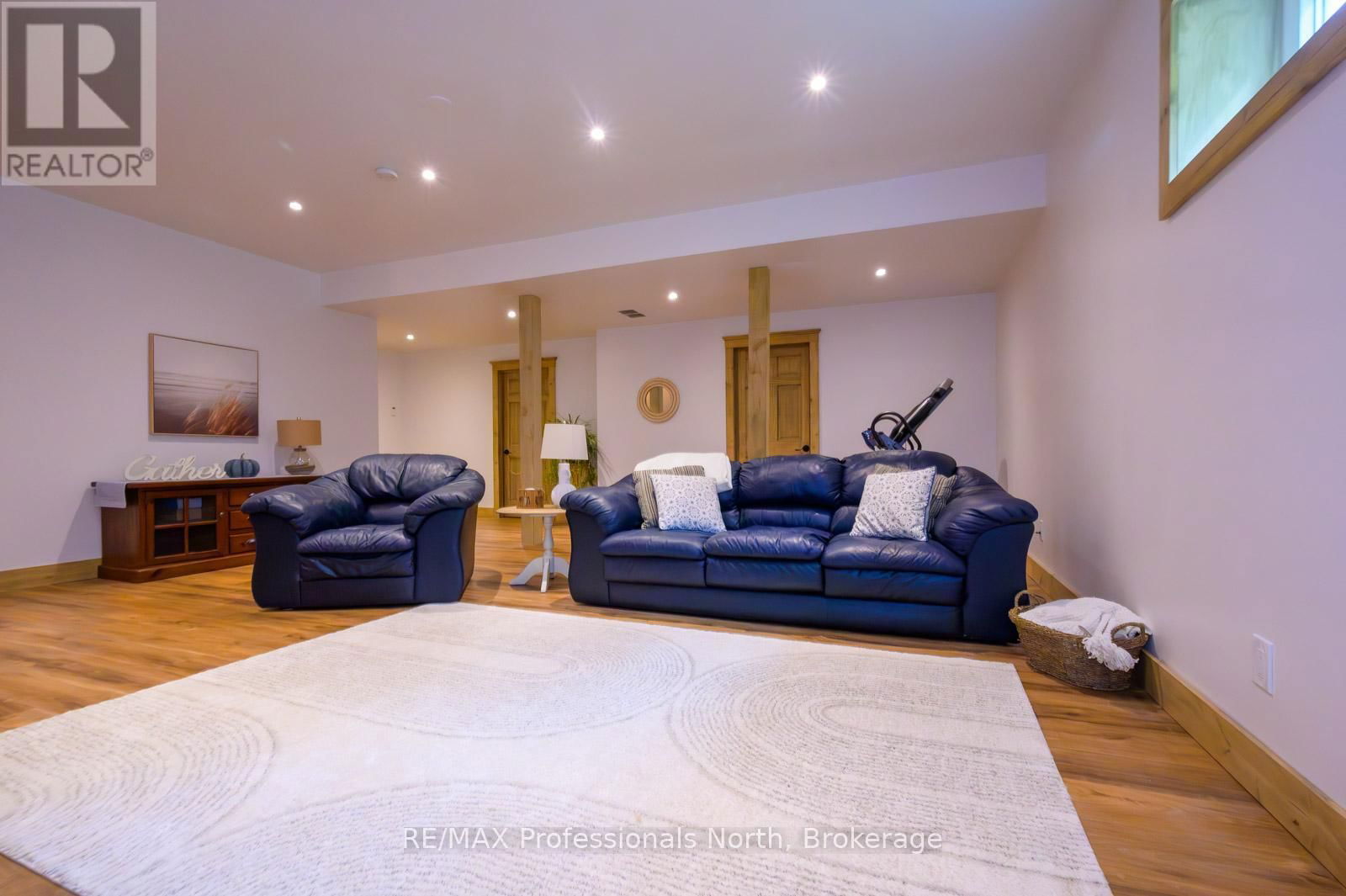 427 SKYHILLS ROAD Image 32