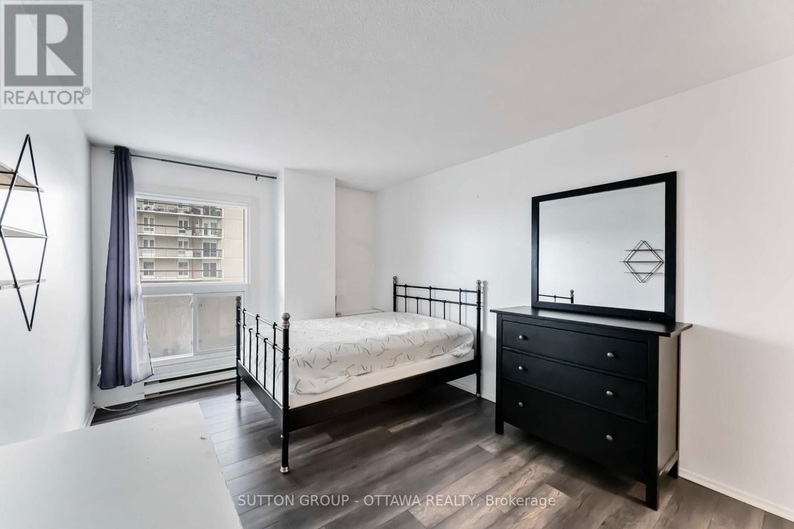 705 - 158C MCARTHUR AVENUE Image 20