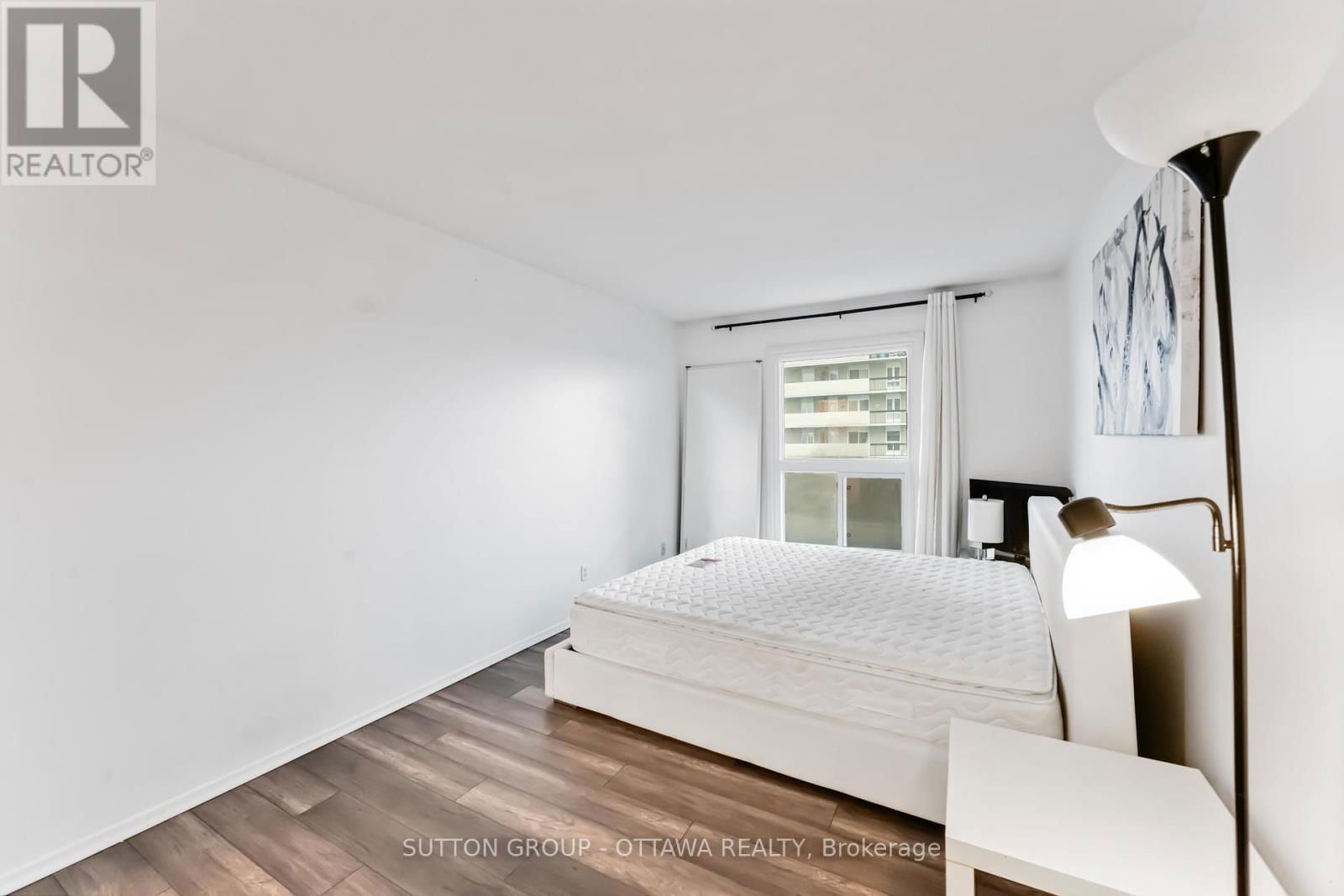 705 - 158C MCARTHUR AVENUE Image 22