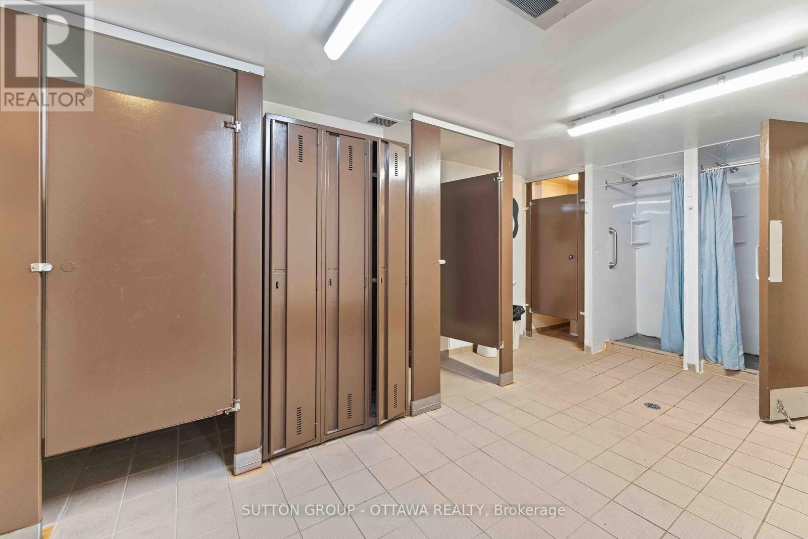 705 - 158C MCARTHUR AVENUE Image 33