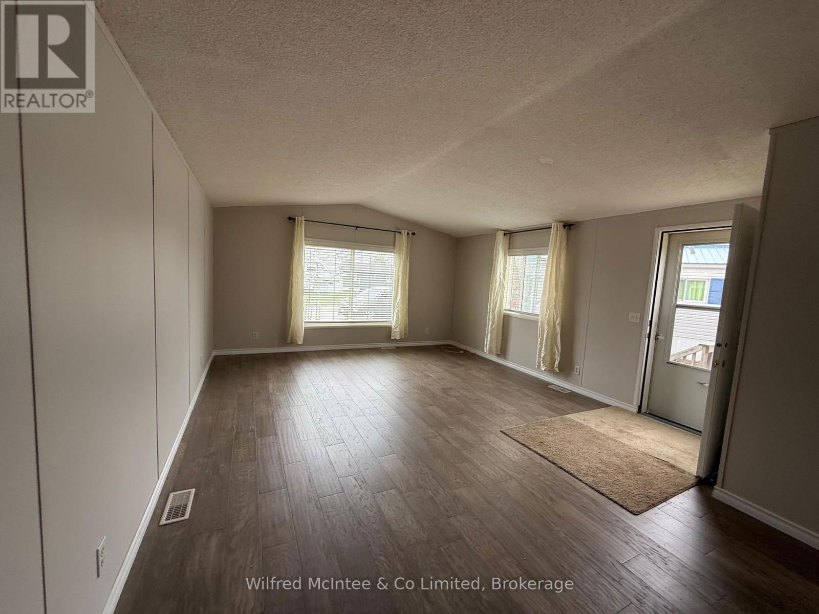 19 DOVE ROAD Image 14