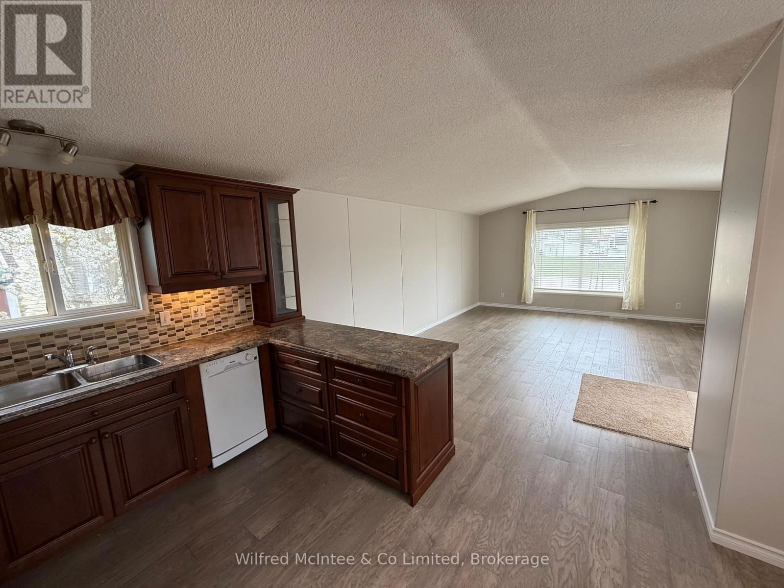 19 DOVE ROAD Image 15