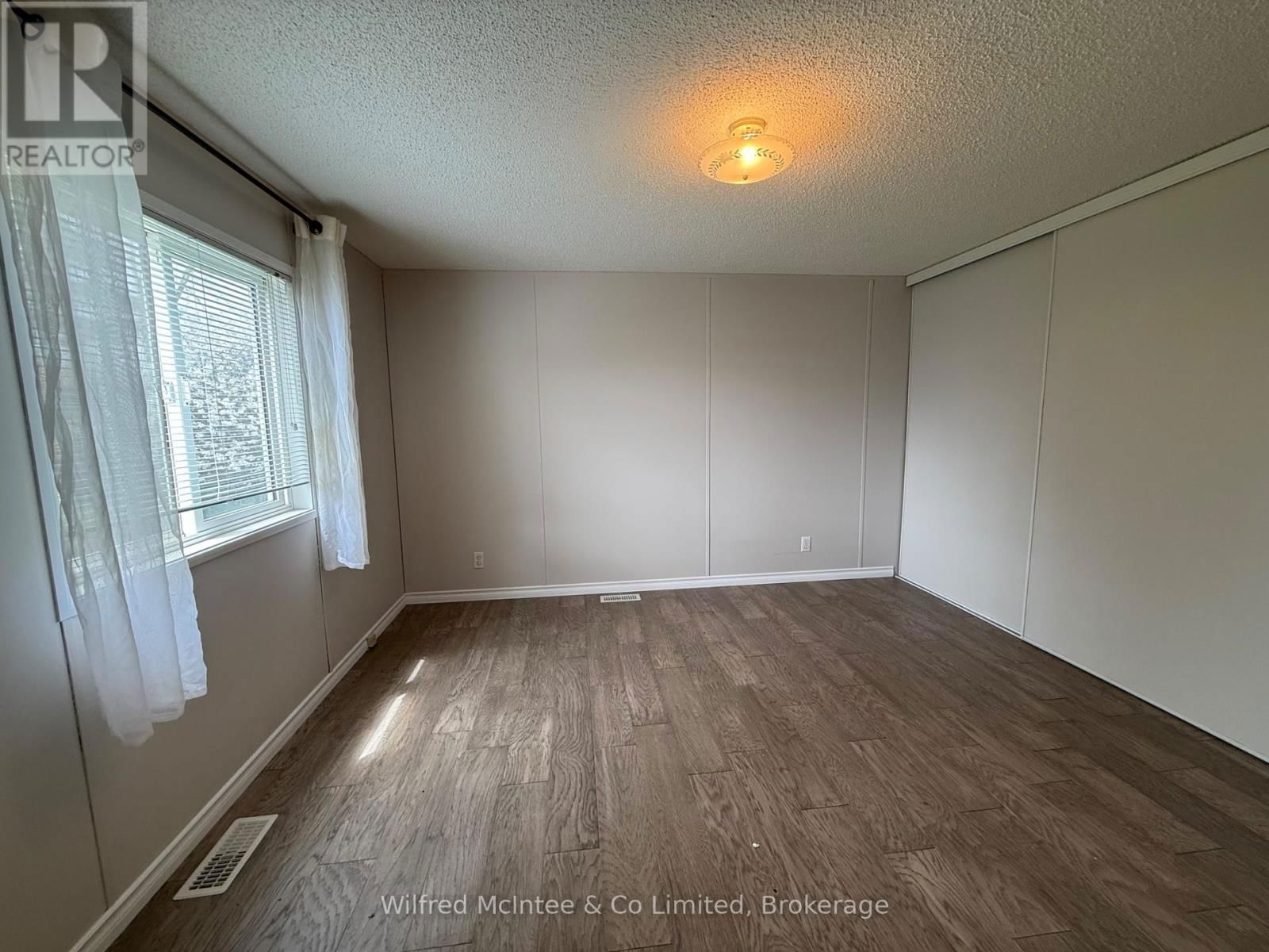19 DOVE ROAD Image 18