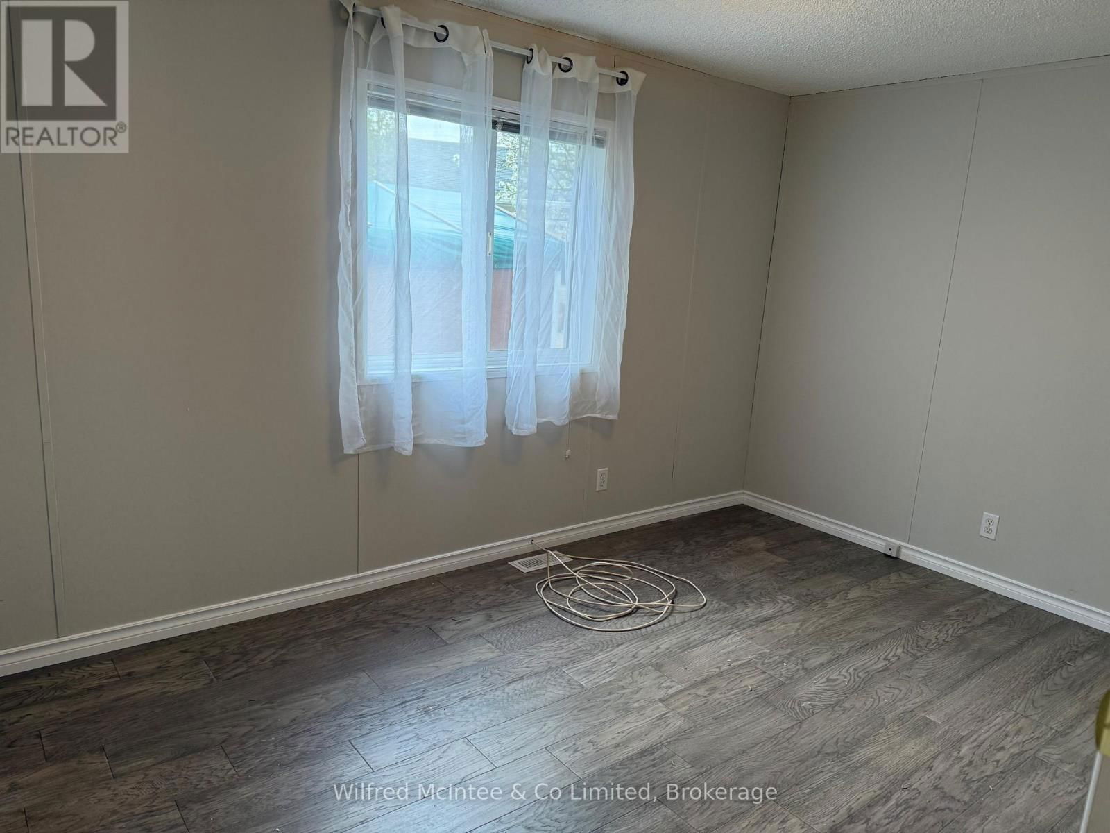 19 DOVE ROAD Image 19